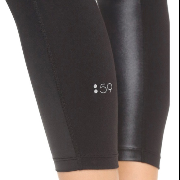 Splits59 Highlight Performance Cropped Capri Leggings - Picture 4 of 9